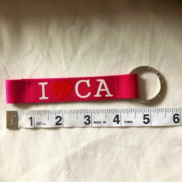 Robin Ruth Key Chain - Picture 2 of 6